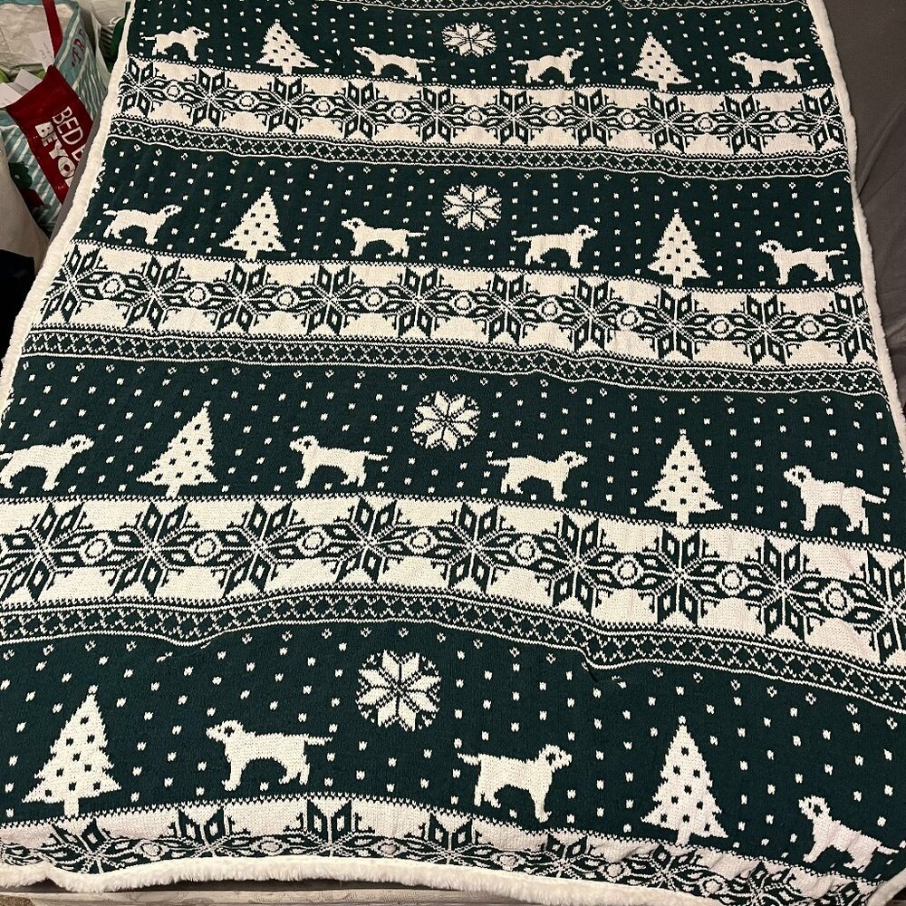 Casual Living Blanket Green & White with Christmas Trees Snowflakes Dogs